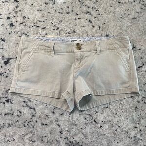 American Eagle Khaki Shorts Women’s size 4